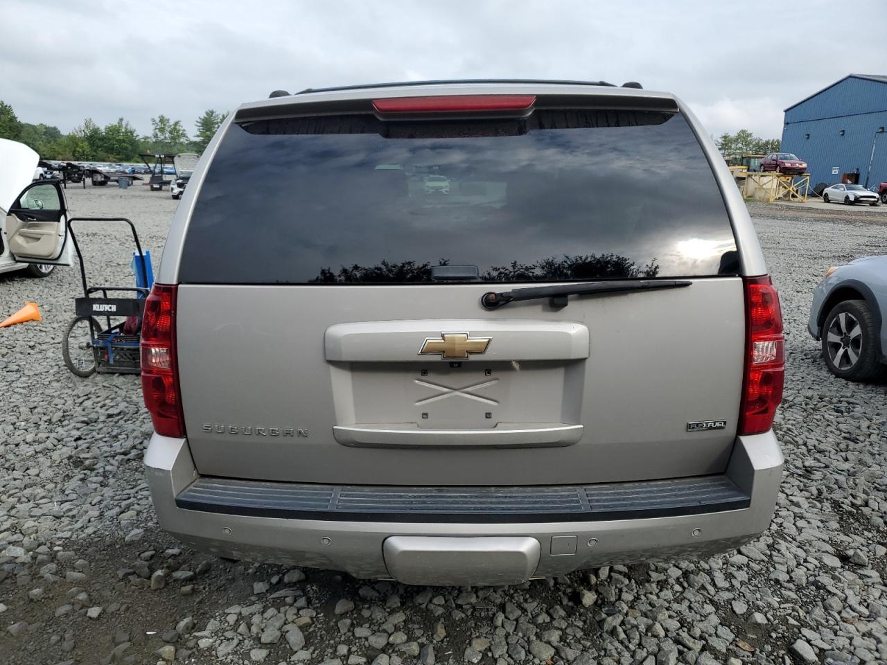 2007 Chevrolet Suburban K1500 VIN: 1GNFK16387J203595 Lot: 68839895