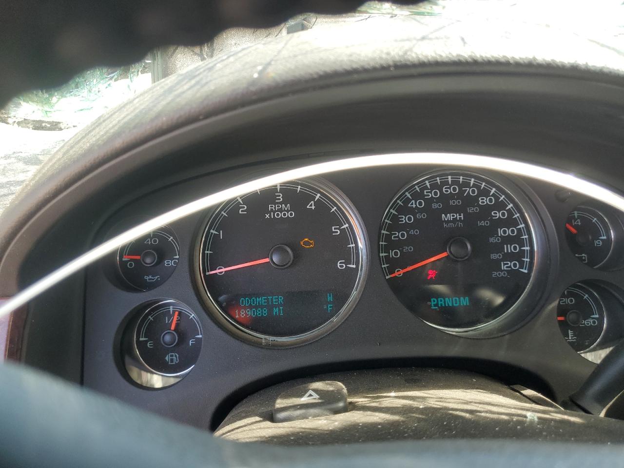 2010 Chevrolet Suburban K1500 Lt VIN: 1GNUKJE32AR126675 Lot: 70477605