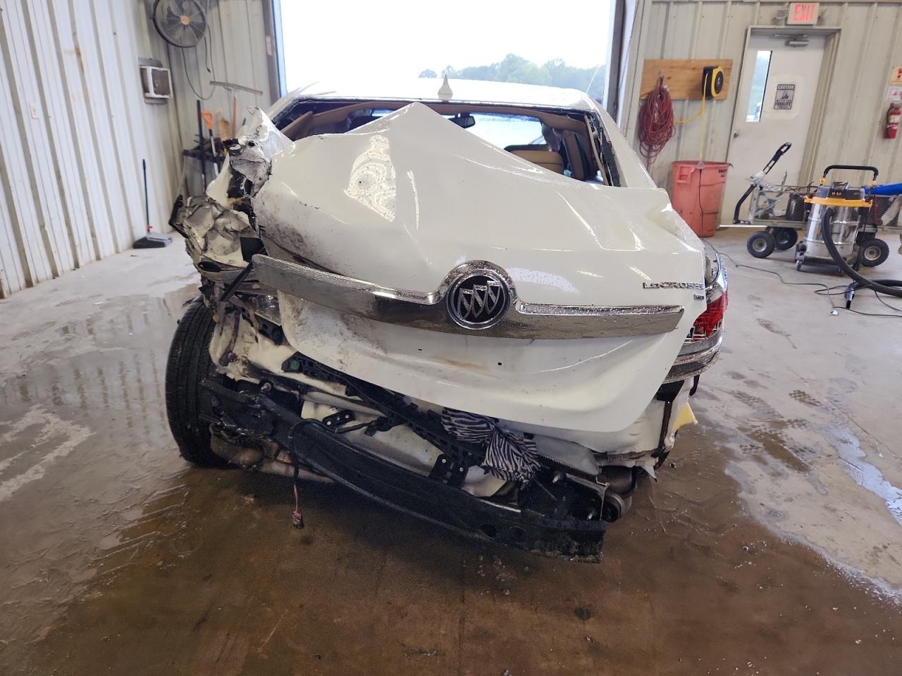 2010 Buick Lacrosse Cxl VIN: 1G4GC5EG2AF215463 Lot: 71000225