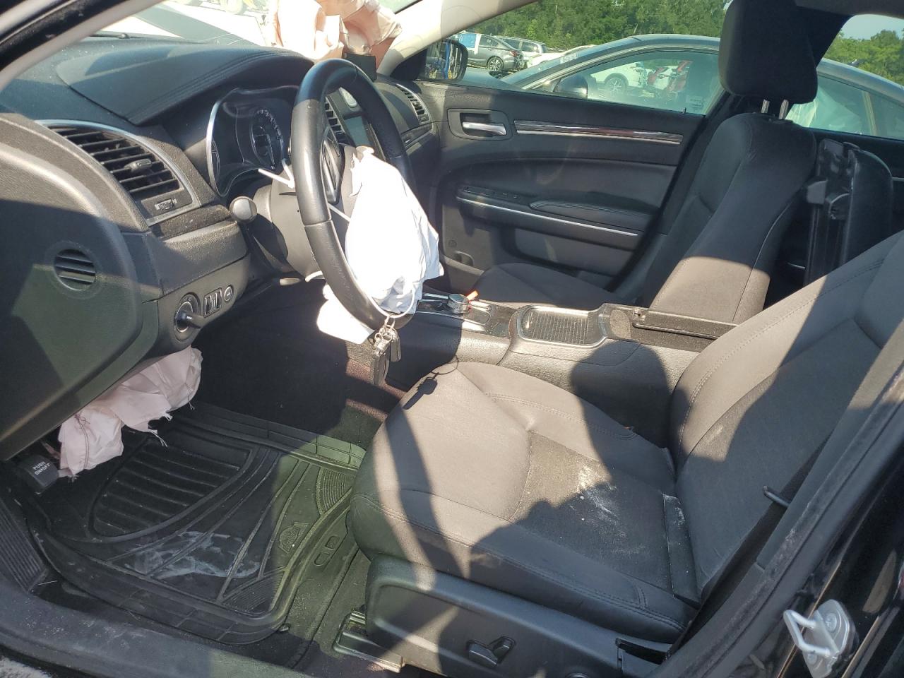 2018 Chrysler 300 Touring VIN: 2C3CCAAG4JH320025 Lot: 69918185