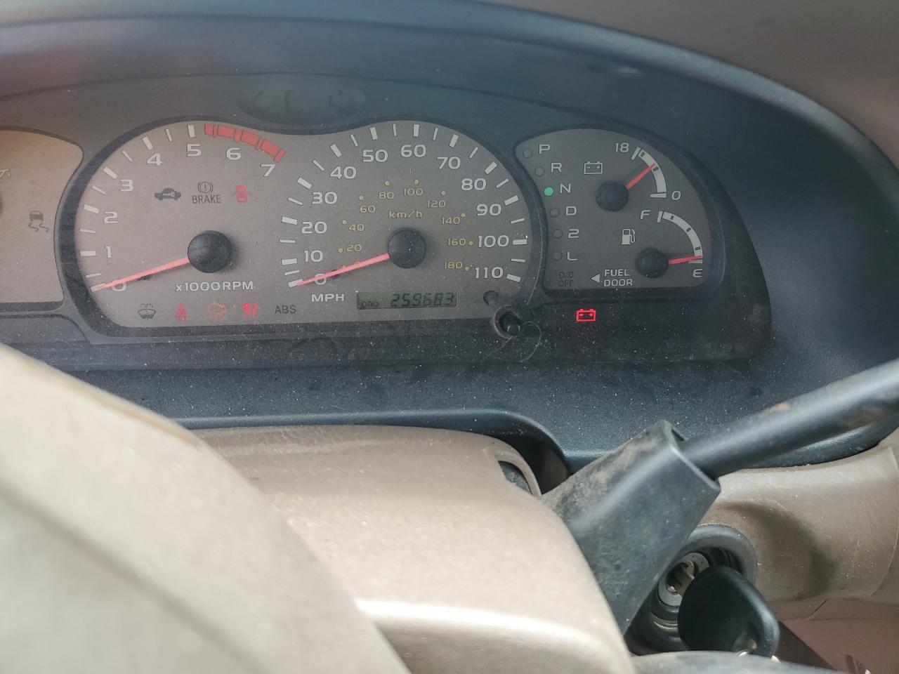 2002 Toyota Sequoia Limited VIN: 5TDZT38A82S077793 Lot: 68464155