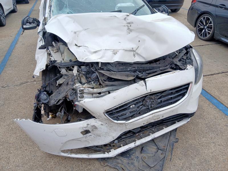 2015 VOLVO V40 SE LUX D2 AUTO 