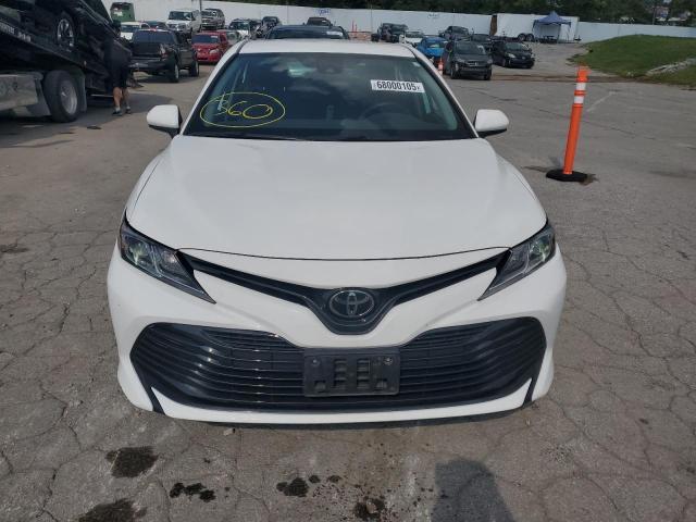  TOYOTA CAMRY 2020 Белы