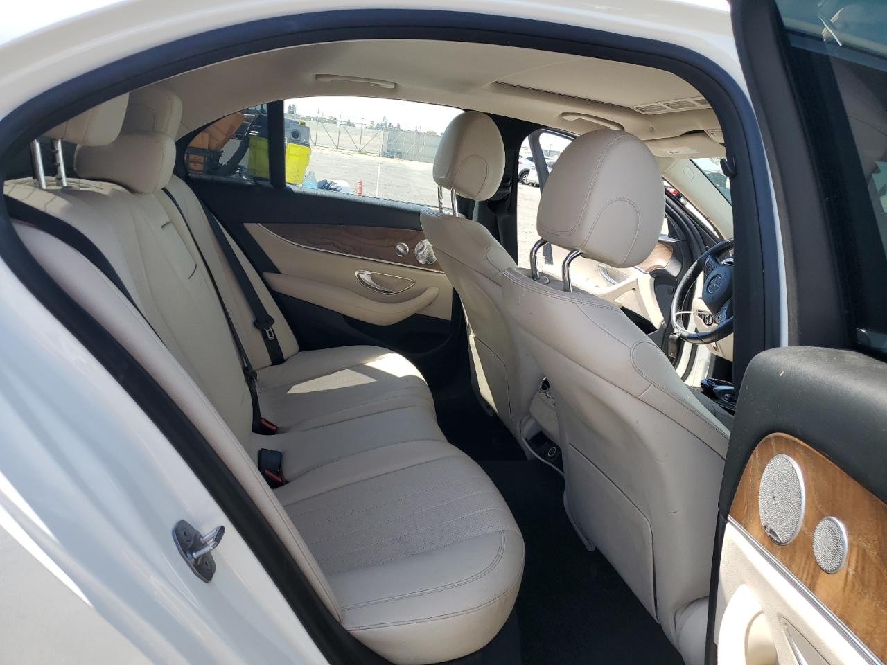 2018 Mercedes-Benz E 300 VIN: WDDZF4JB8JA352337 Lot: 69738665