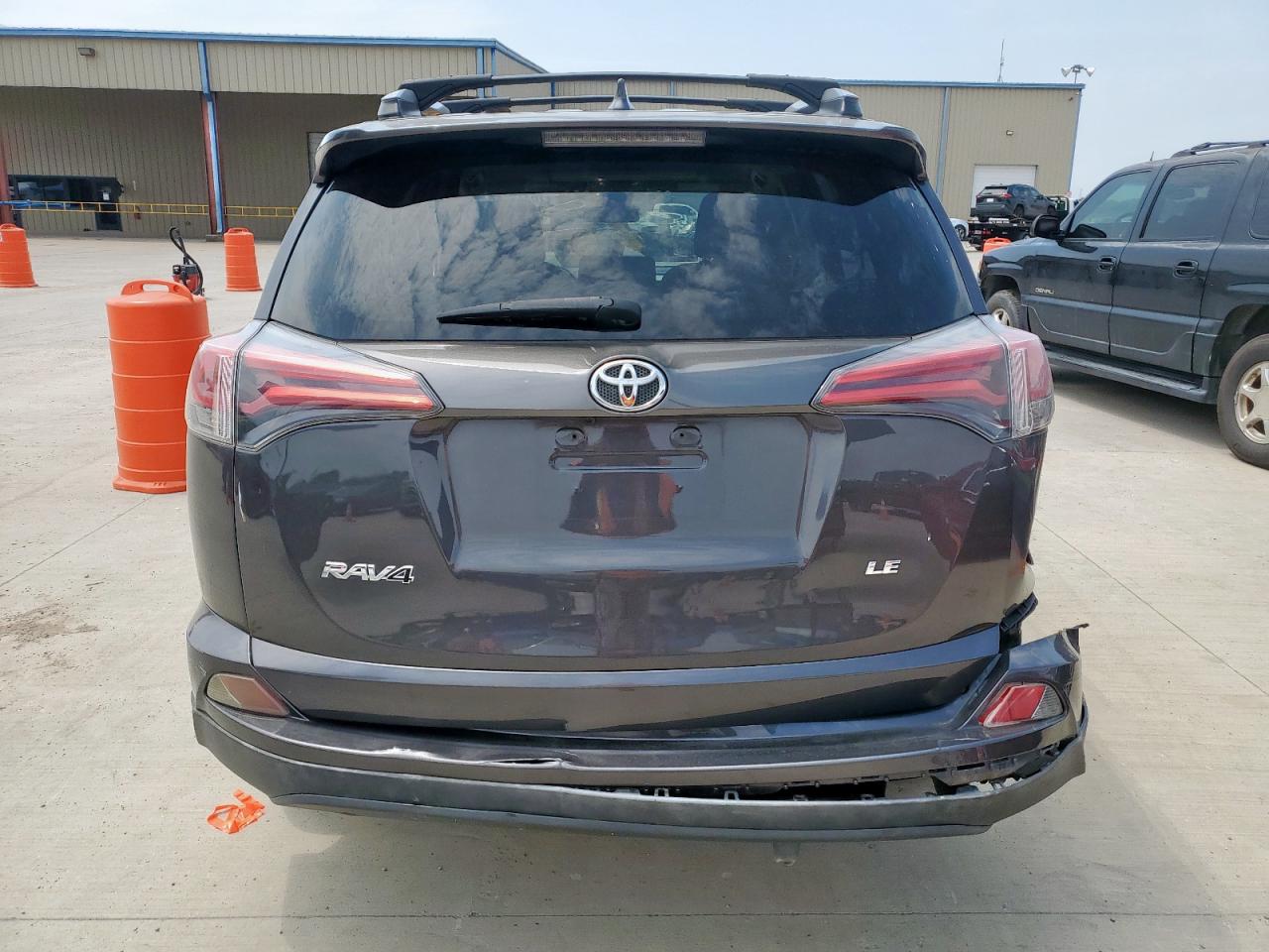 2017 Toyota Rav4 Le VIN: JTMZFREV1HJ124833 Lot: 70443595