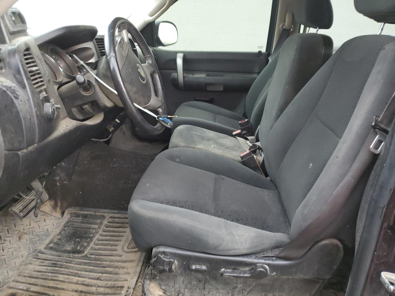 2008 Chevrolet Silverado K1500 VIN: 2GCEK13J581303236 Lot: 69095395