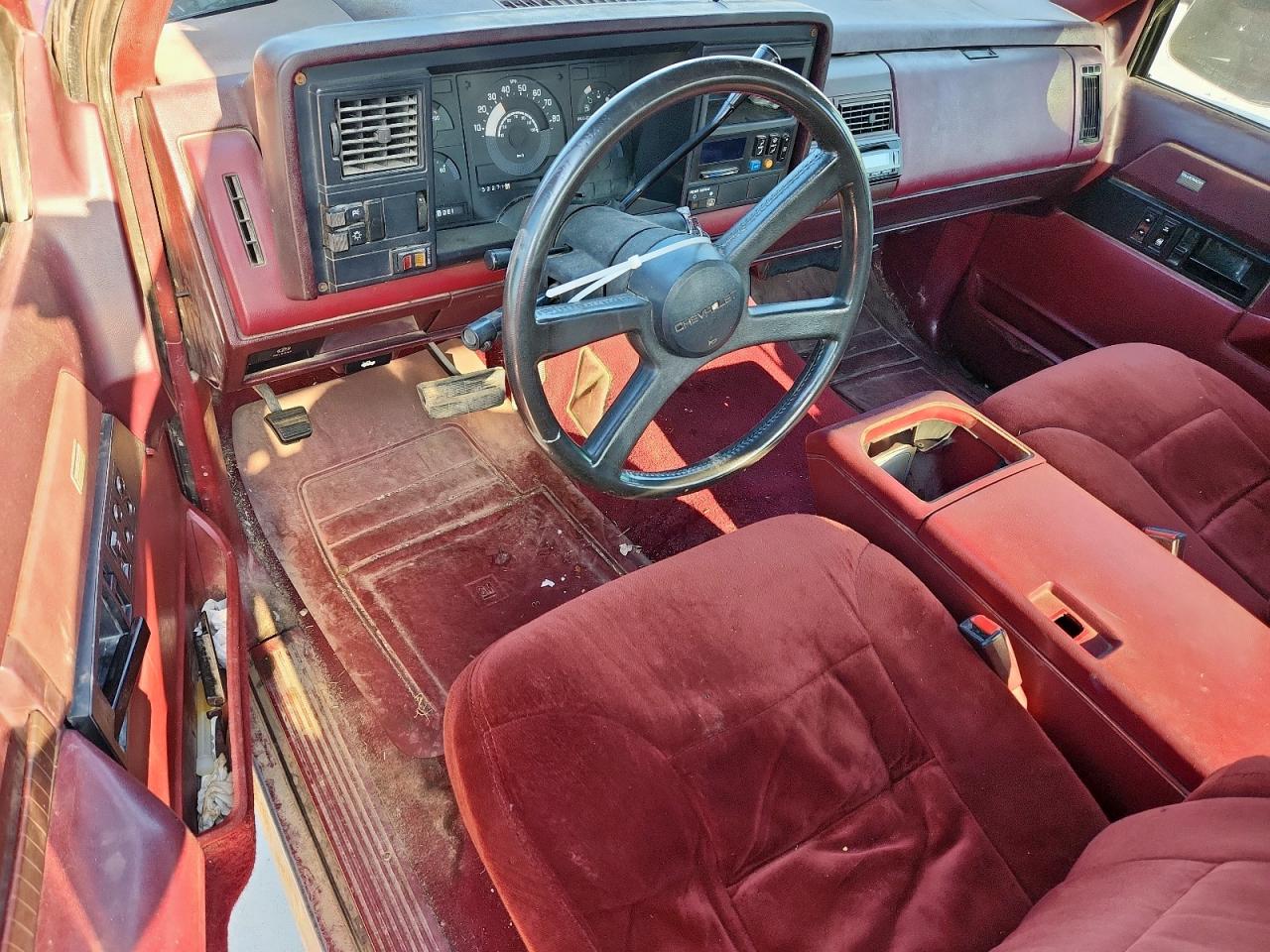 1988 Chevrolet Gmt-400 C1500 VIN: 2GCEC19K9J1277193 Lot: 68312165