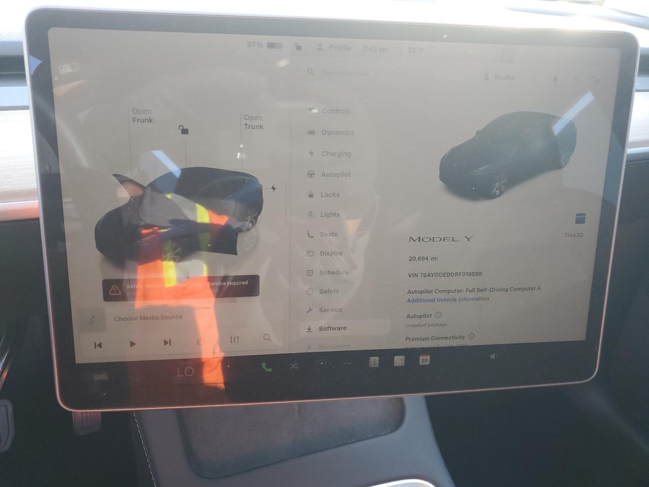 2024 Tesla Model Y VIN: 7SAYGDED0RF019599 Lot: 70712255