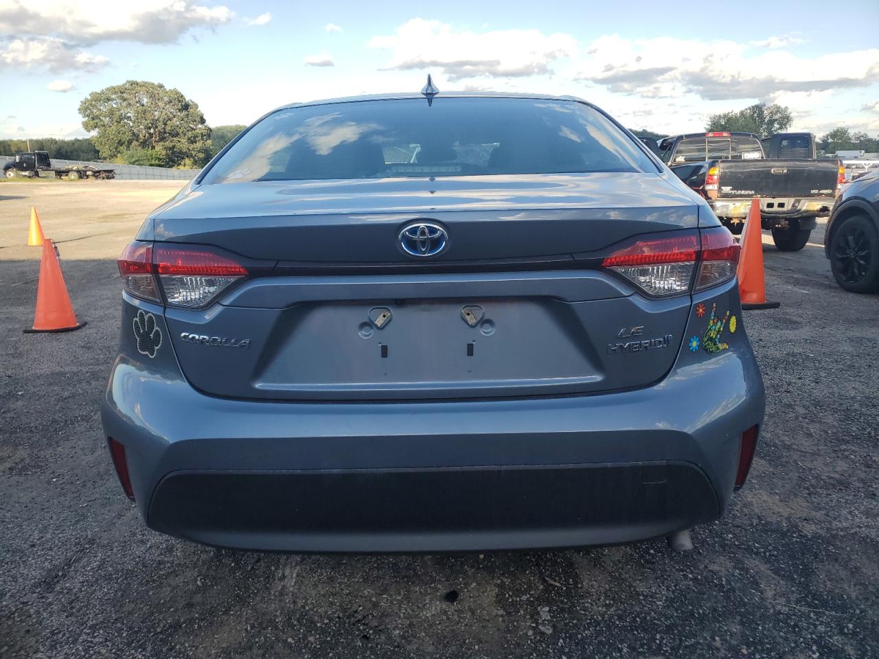 2024 Toyota Corolla Le VIN: JTDBCMFEXR3027647 Lot: 70089435