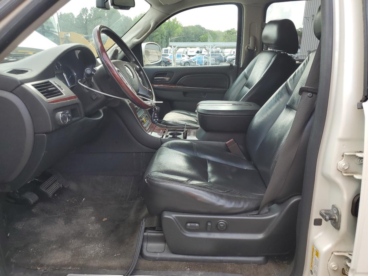 2010 Cadillac Escalade Esv Premium VIN: 1GYUKJEF4AR163840 Lot: 69213535