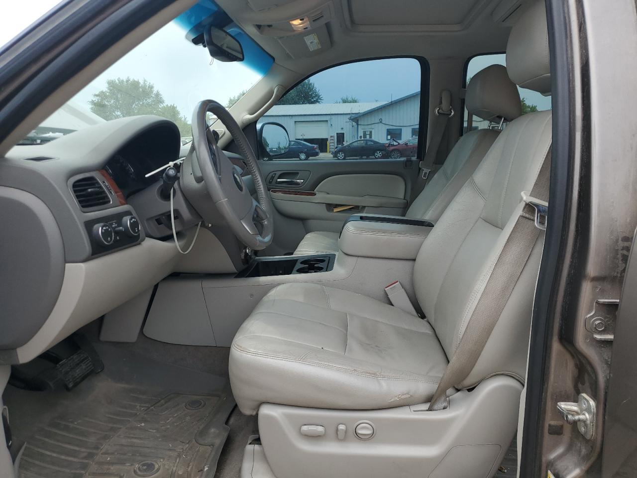 2013 Chevrolet Suburban K1500 Lt VIN: 1GNSKJE79DR107572 Lot: 68145015