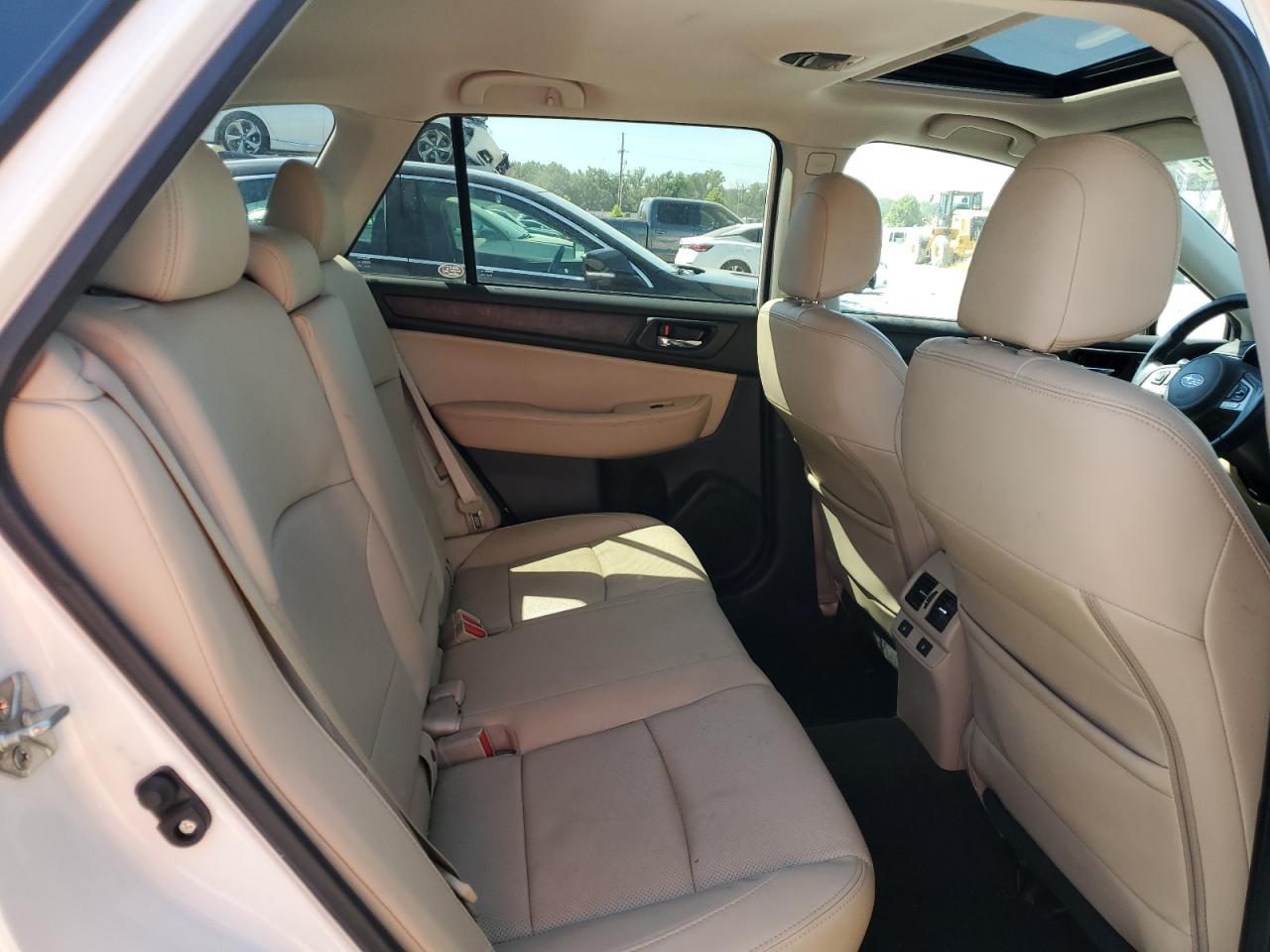 2016 Subaru Outback 2.5I Limited VIN: 4S4BSBNC1G3237165 Lot: 70560985