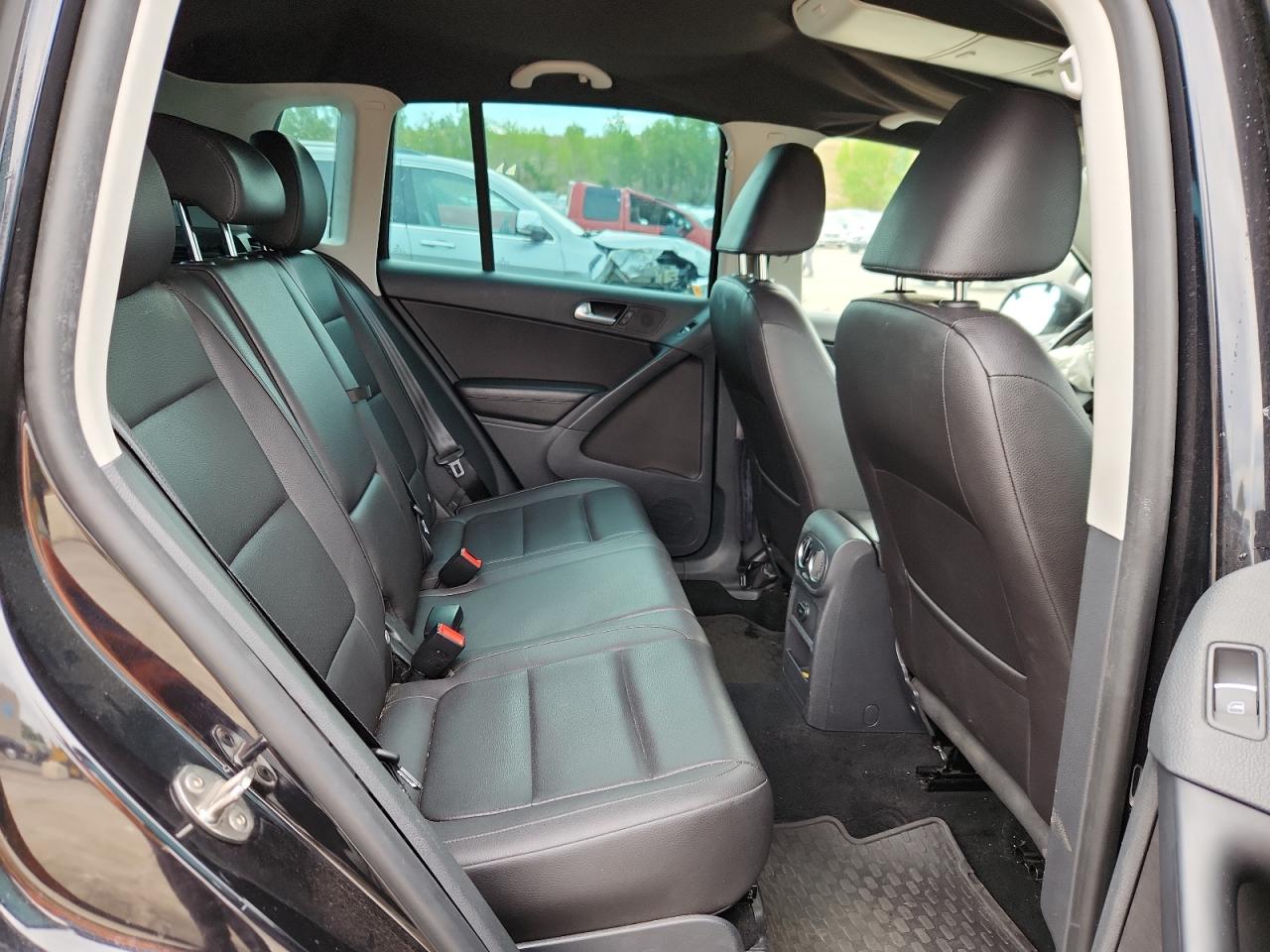 2013 Volkswagen Tiguan S VIN: WVGAV3AX8DW608477 Lot: 70853815