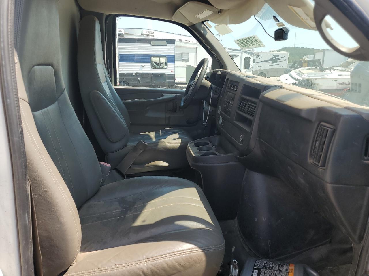 2011 GMC Savana Cutaway G3500 VIN: 1GD374CA5B1904424 Lot: 67936085