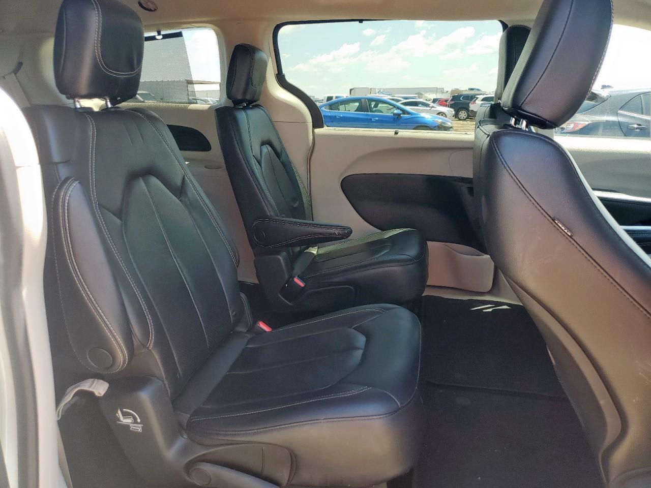 2022 Chrysler Pacifica Touring L VIN: 2C4RC1BG8NR170148 Lot: 68281395