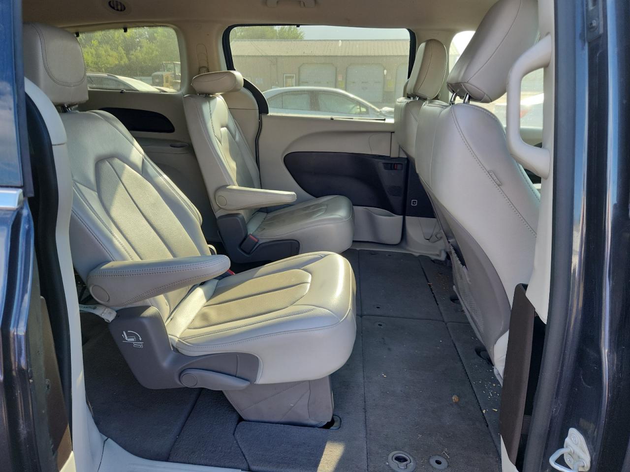 2020 Chrysler Pacifica Touring L VIN: 2C4RC1BG2LR275491 Lot: 70871265