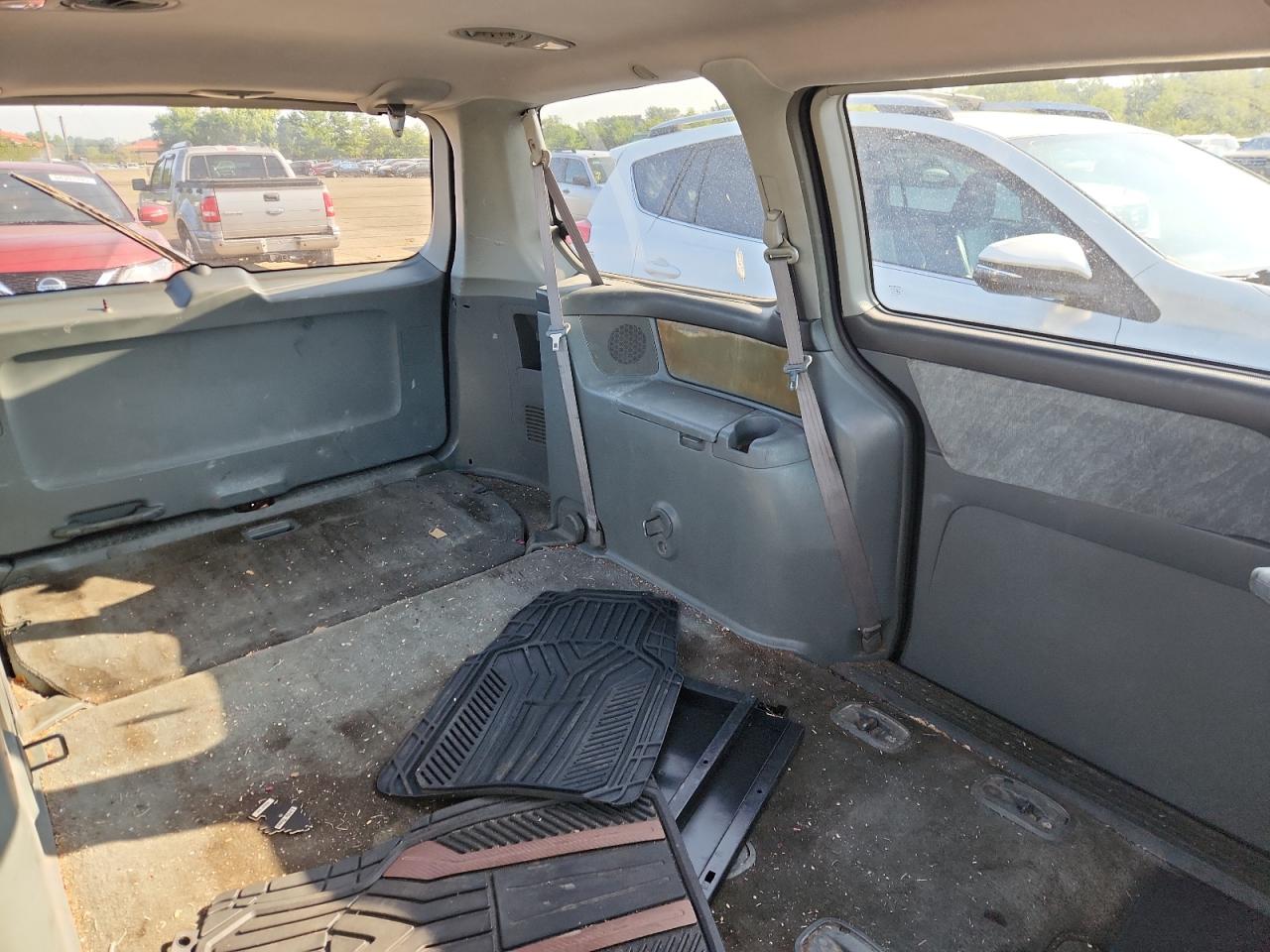 2000 Honda Odyssey Ex VIN: 2HKRL1860YH001189 Lot: 67992335