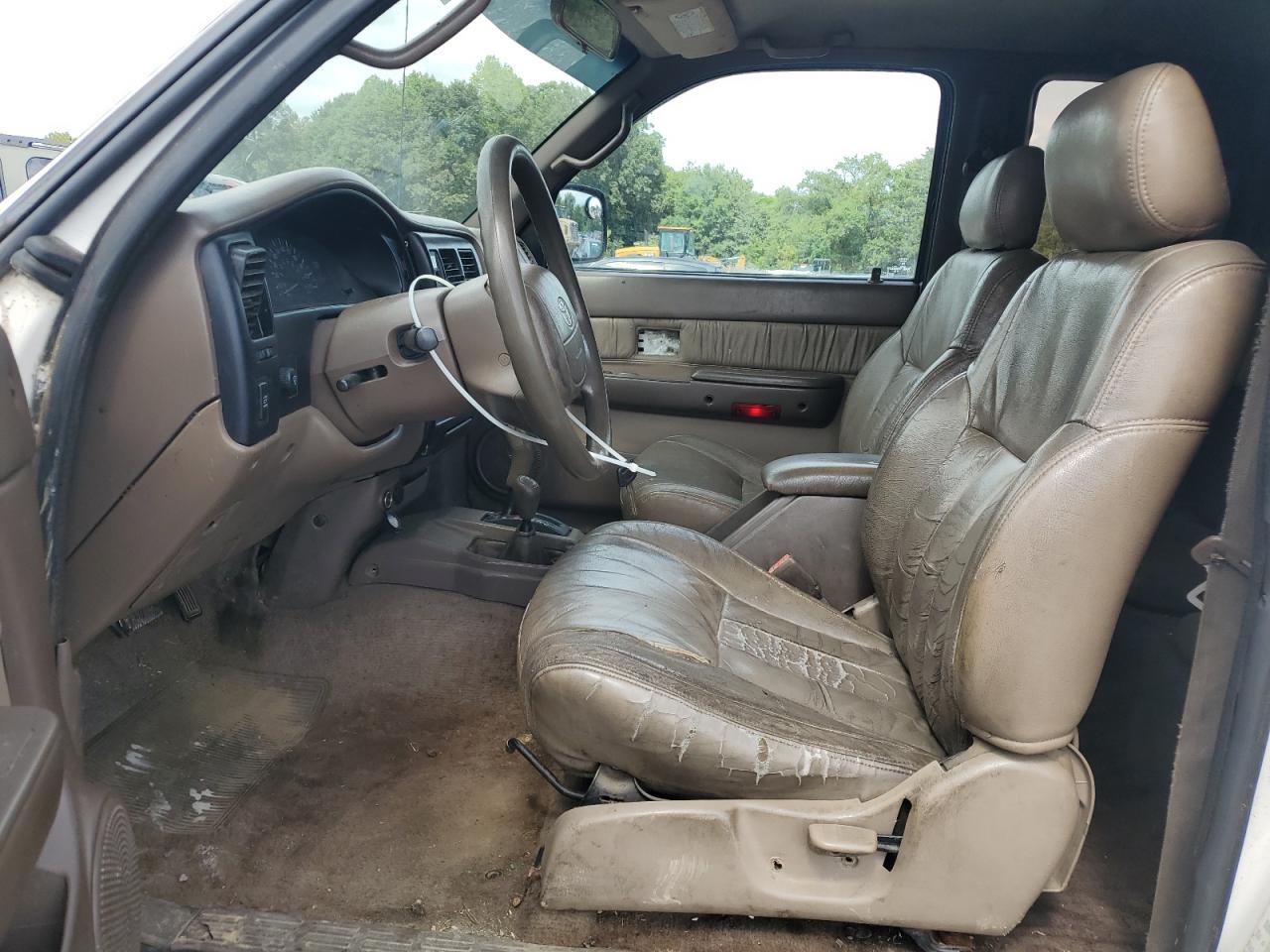 2000 Toyota Tacoma Xtracab VIN: 4TAWN72N0YZ665612 Lot: 67818105