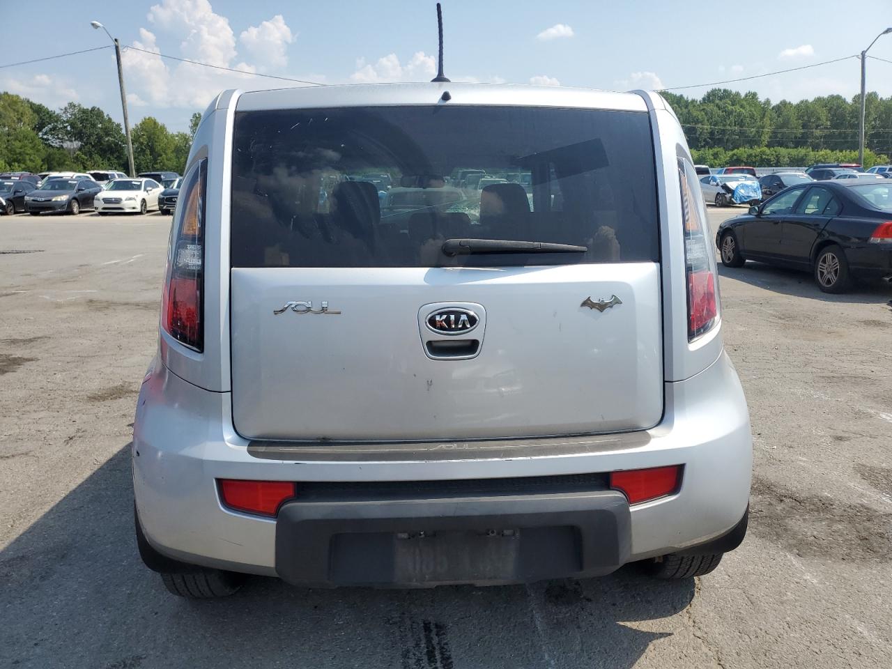 2010 Kia Soul + VIN: KNDJT2A2XA7703346 Lot: 69459185