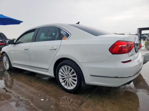  VOLKSWAGEN PASSAT 2016 White