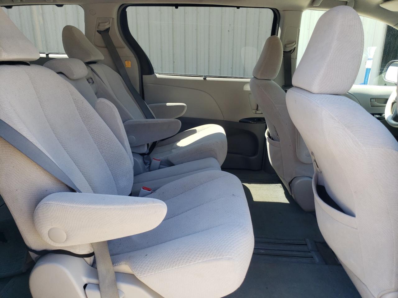 2012 Toyota Sienna Le VIN: 5TDKK3DC7CS267016 Lot: 70313585