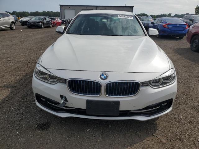  BMW 3 SERIES 2018 Белы