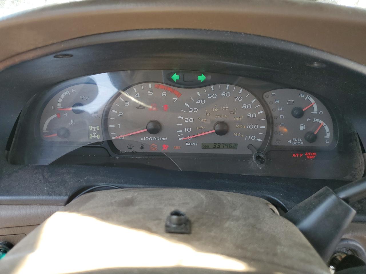 2004 Toyota Sequoia Limited VIN: 5TDBT48A64S223165 Lot: 68045325