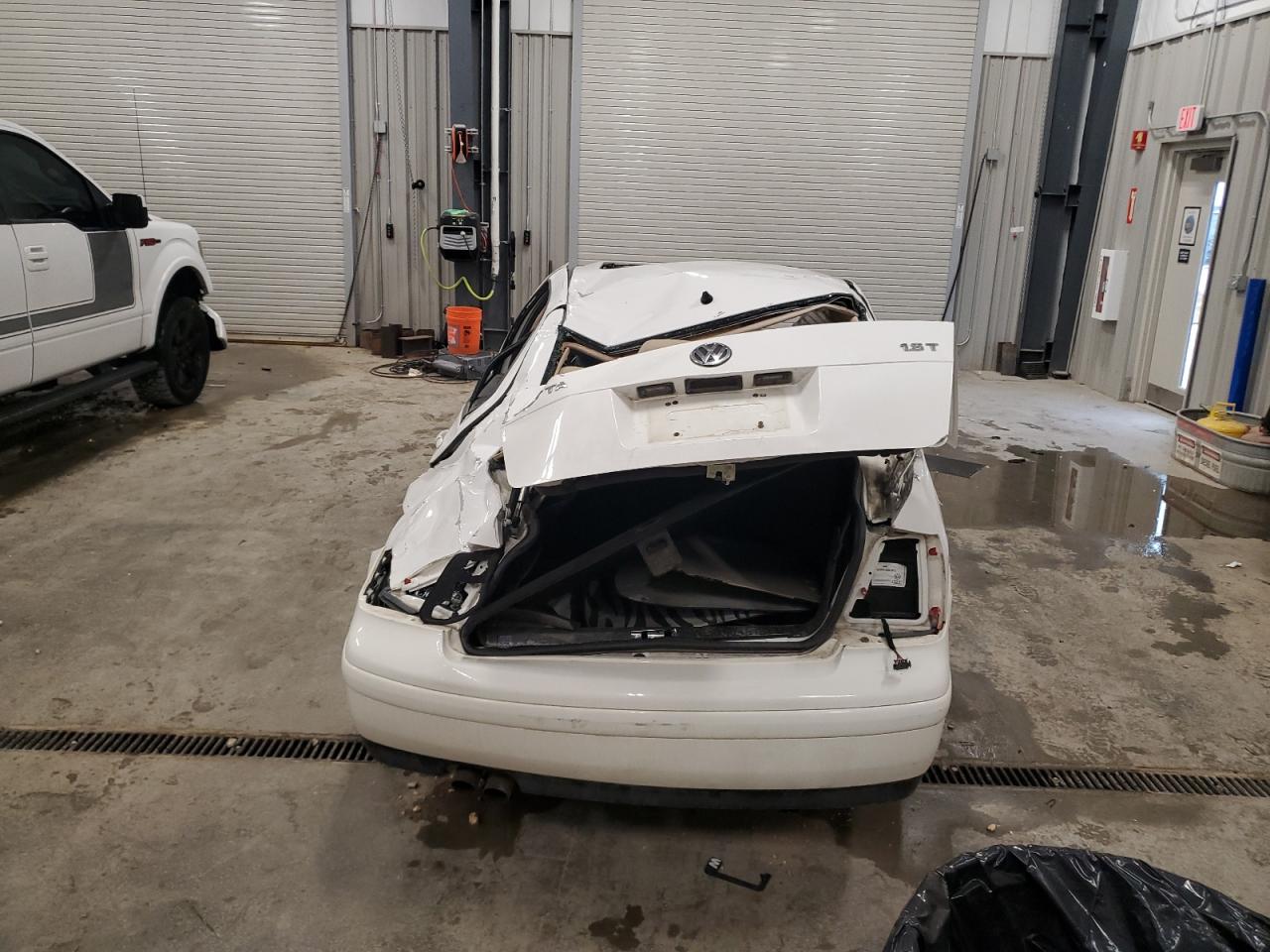 2002 Volkswagen Jetta Gls VIN: 3VWSE69M02M126438 Lot: 70108115