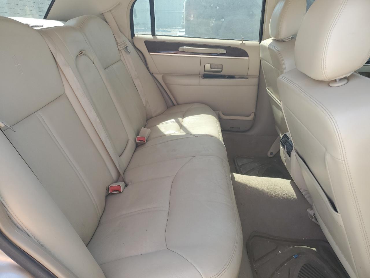 2007 Lincoln Town Car Signature Limited VIN: 1LNHM82W67Y614095 Lot: 69007265