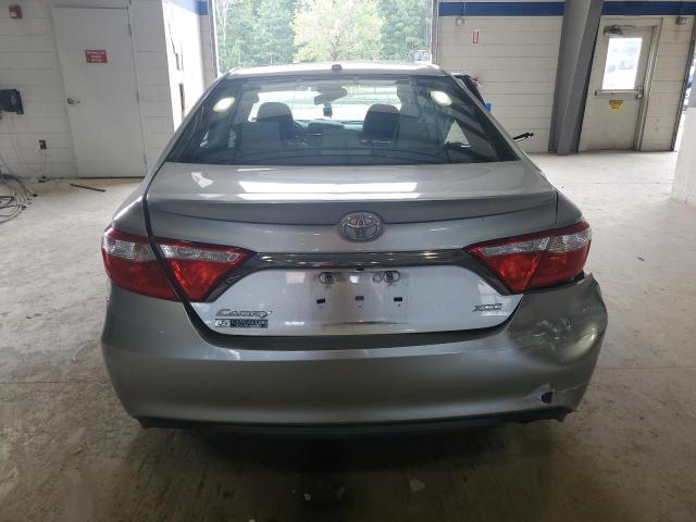  TOYOTA CAMRY 2016 Srebrny