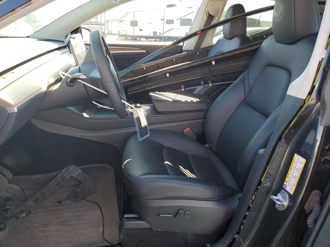 2024 Tesla Model Y VIN: 7SAYGDEE7RF985859 Lot: 68687025