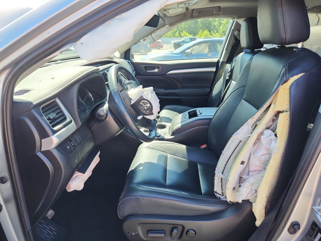 2019 Toyota Highlander Se VIN: 5TDJZRFH0KS584590 Lot: 67500305