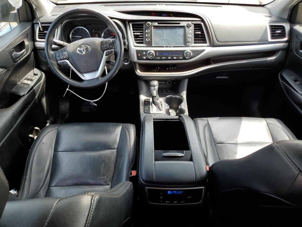 2019 Toyota Highlander Se VIN: 5TDJZRFH8KS938985 Lot: 67588905