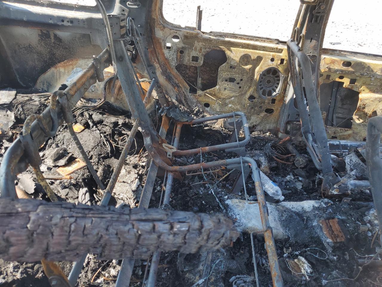 2005 Ford Explorer Xlt VIN: 1FMZU63W45UA50250 Lot: 69617525