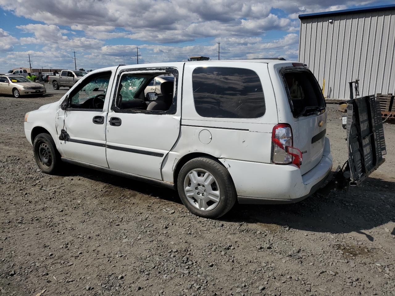 1GNDV23L66D159523 CHEVROLET UPLANDER 2006 WHITE Photo 2