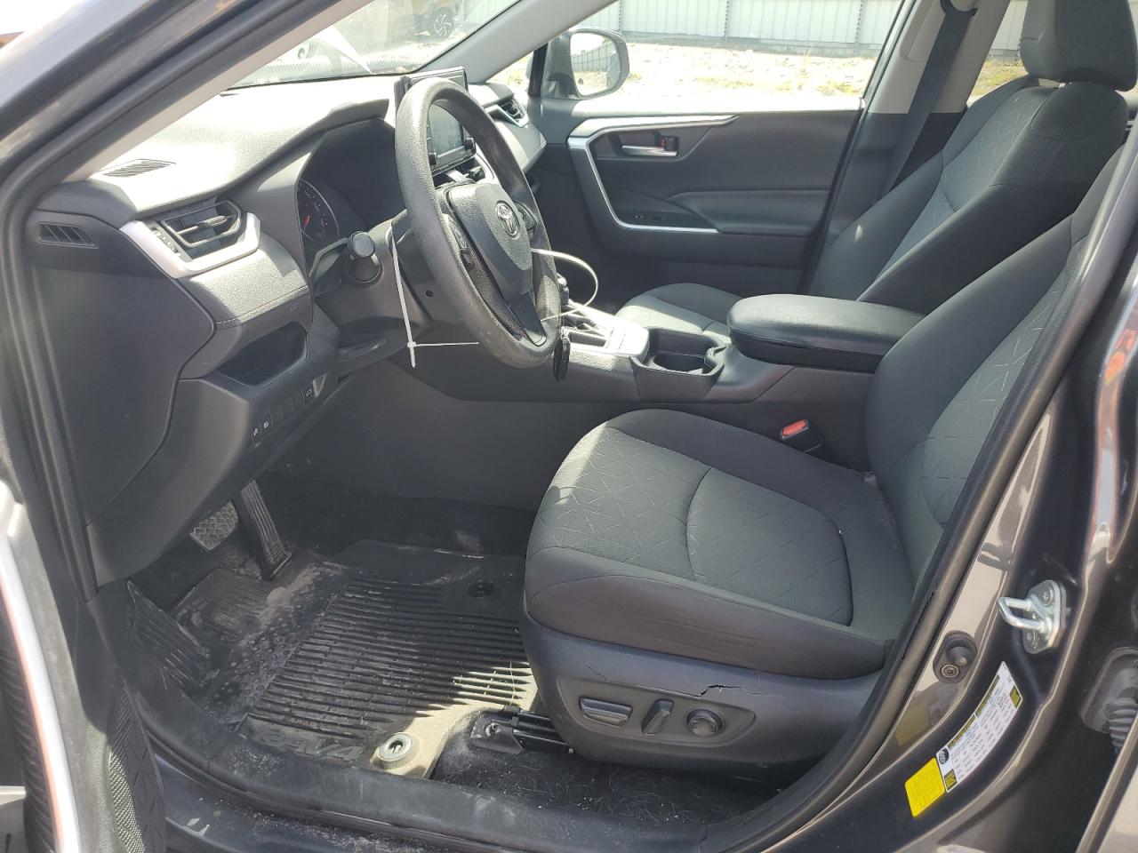 2020 Toyota Rav4 Xle VIN: 2T3W1RFV2LW090282 Lot: 70811555