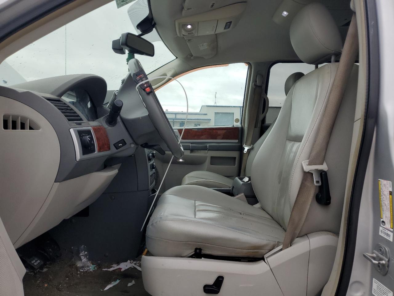 2009 Chrysler Town & Country Touring VIN: 2A8HR54149R600993 Lot: 68360365