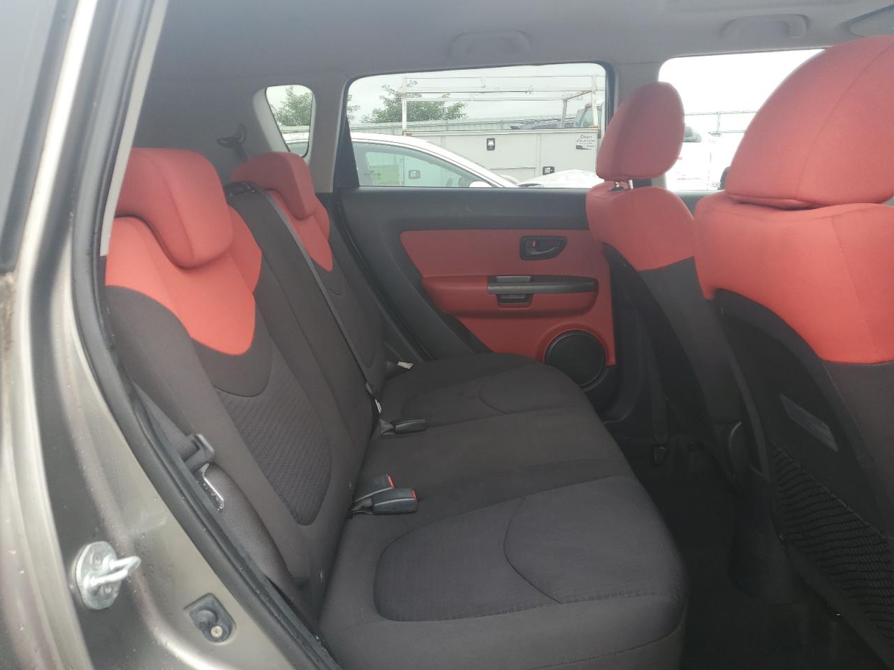 2010 Kia Soul + VIN: KNDJT2A21A7040264 Lot: 68423265