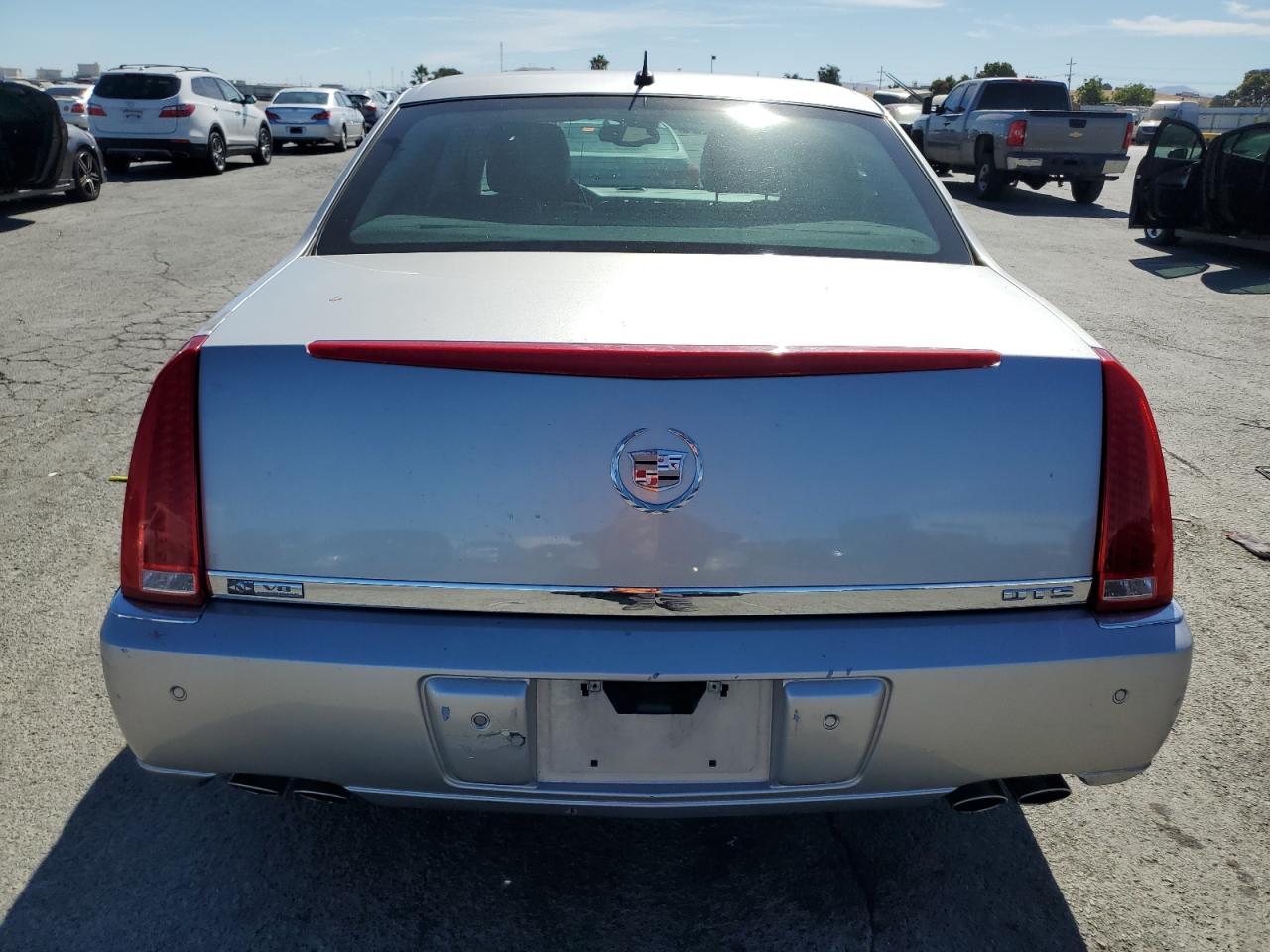 2008 Cadillac Dts VIN: 1G6KD57Y18U139275 Lot: 66412875