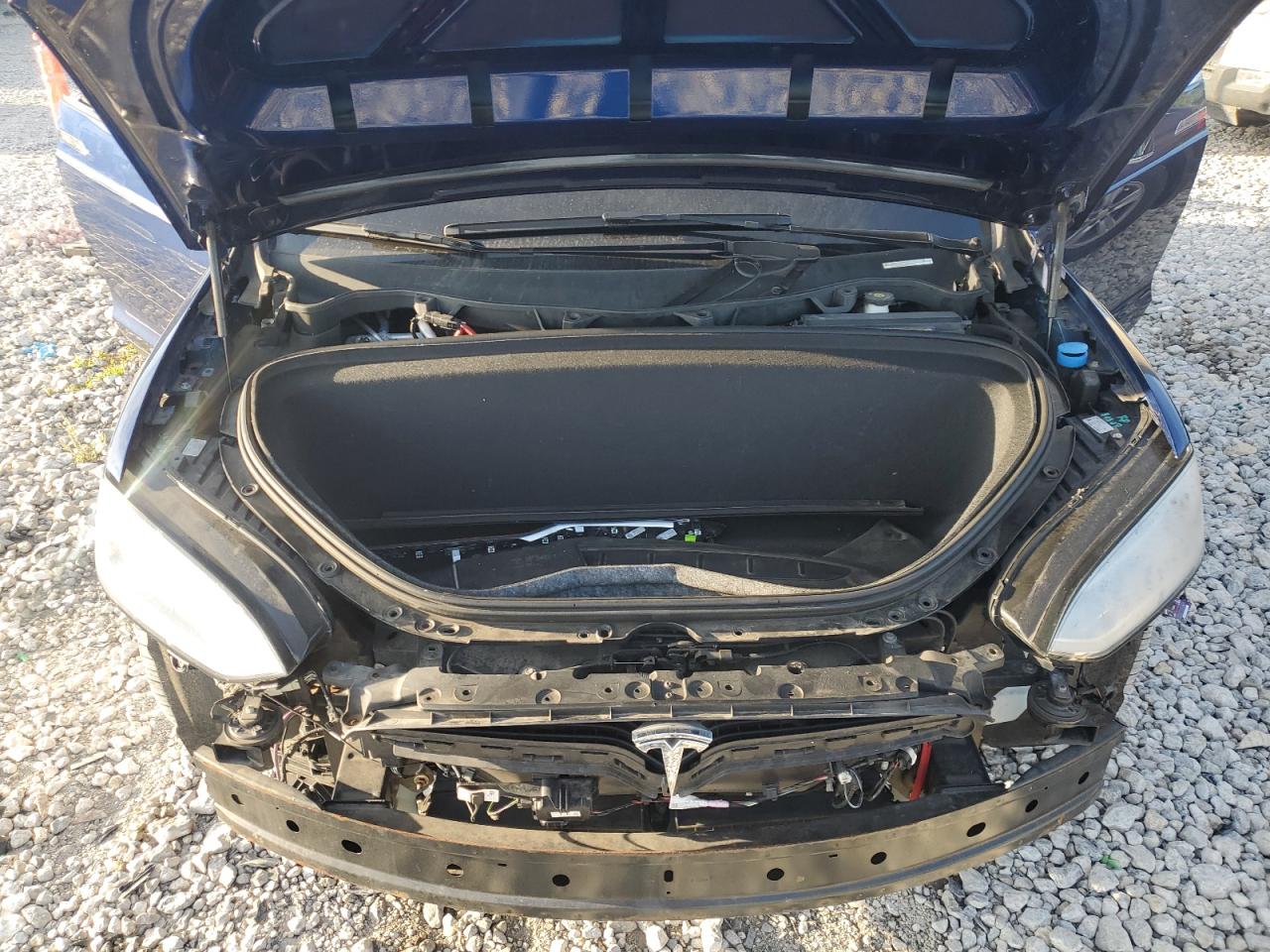 2017 Tesla Model X VIN: 5YJXCBE28HF039296 Lot: 70351135