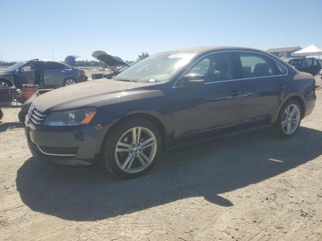 Sedans VOLKSWAGEN PASSAT 2014 Blue