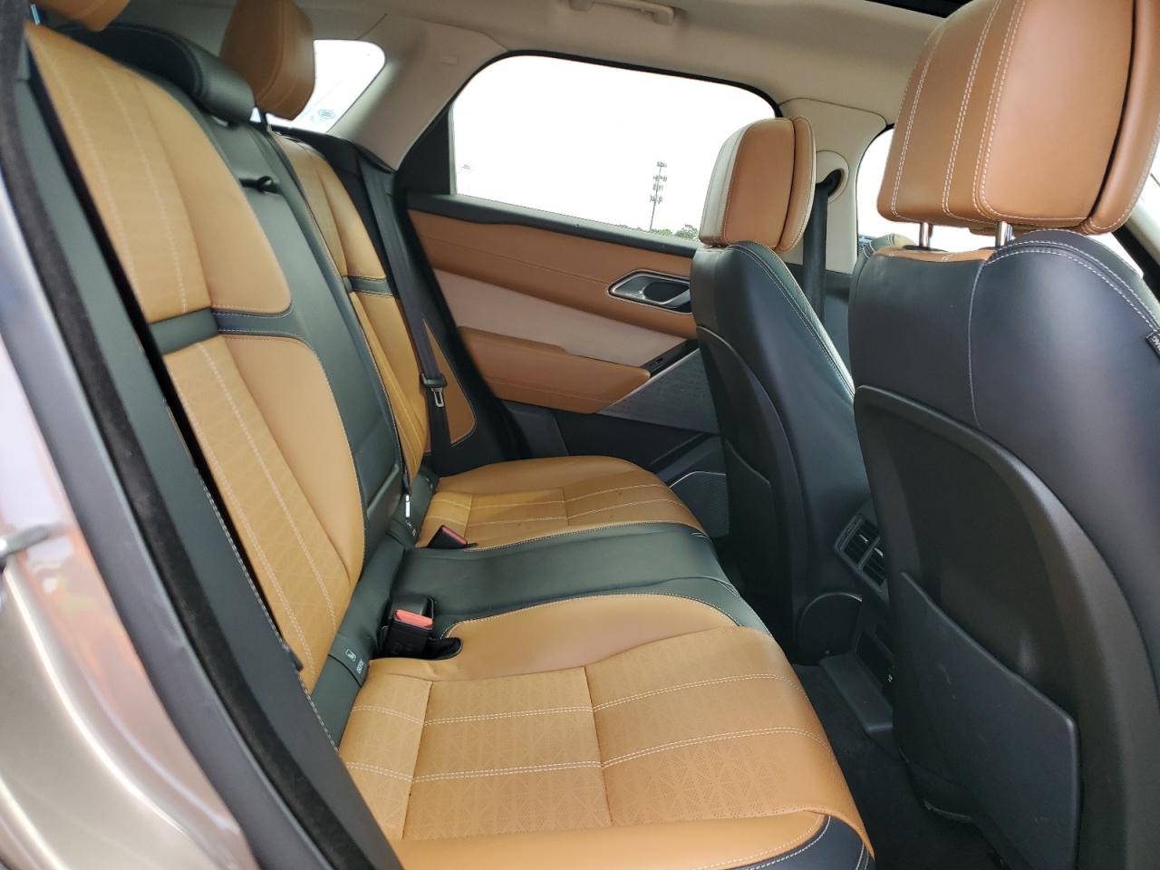 2018 Land Rover Range Rover Velar Se VIN: SALYC2RV5JA704297 Lot: 68725945