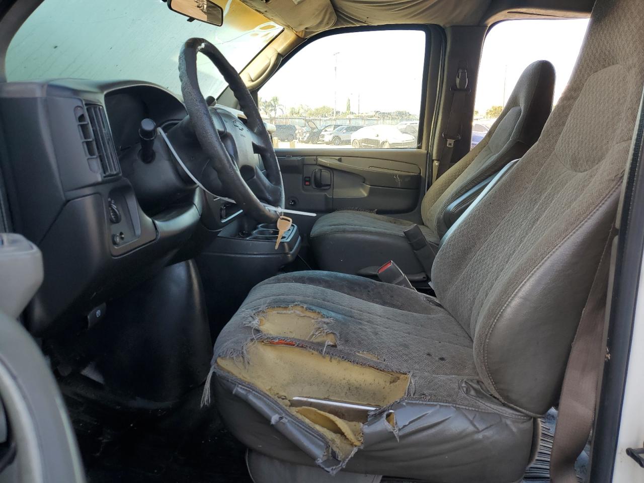 2004 Chevrolet Express G1500 VIN: 1GCEG15X541138226 Lot: 69067835