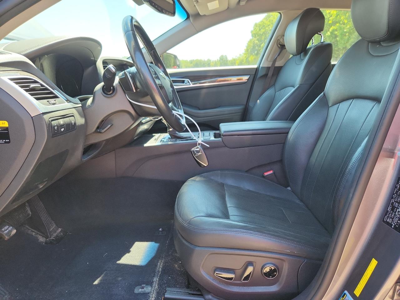 2016 Hyundai Genesis 3.8L VIN: KMHGN4JE1GU107669 Lot: 70215255