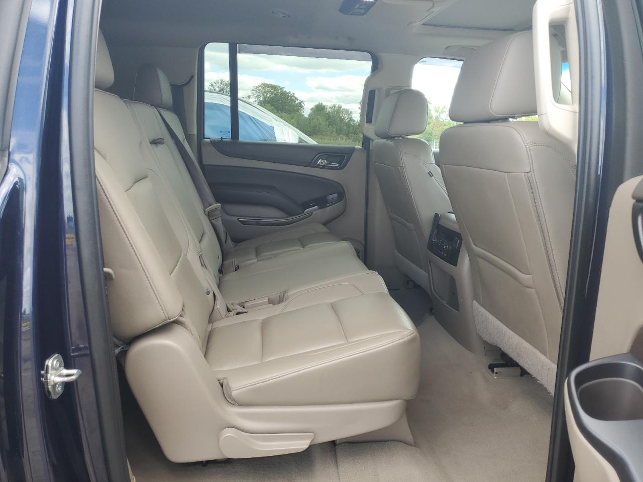 2019 Chevrolet Suburban K1500 Lt VIN: 1GNSKHKC5KR187881 Lot: 71049705