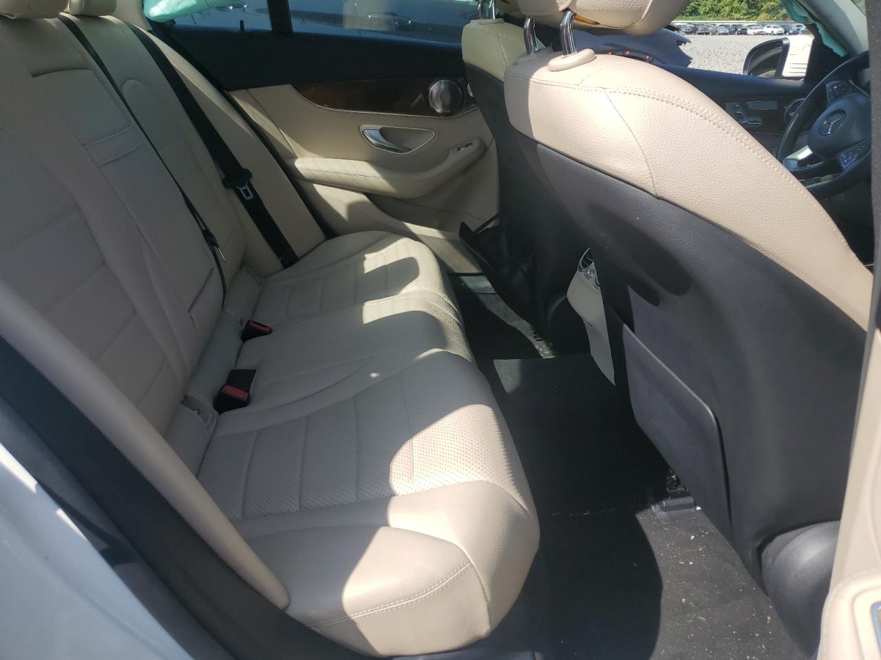 2015 Mercedes-Benz C 300 4Matic VIN: 55SWF4KBXFU041338 Lot: 68318655