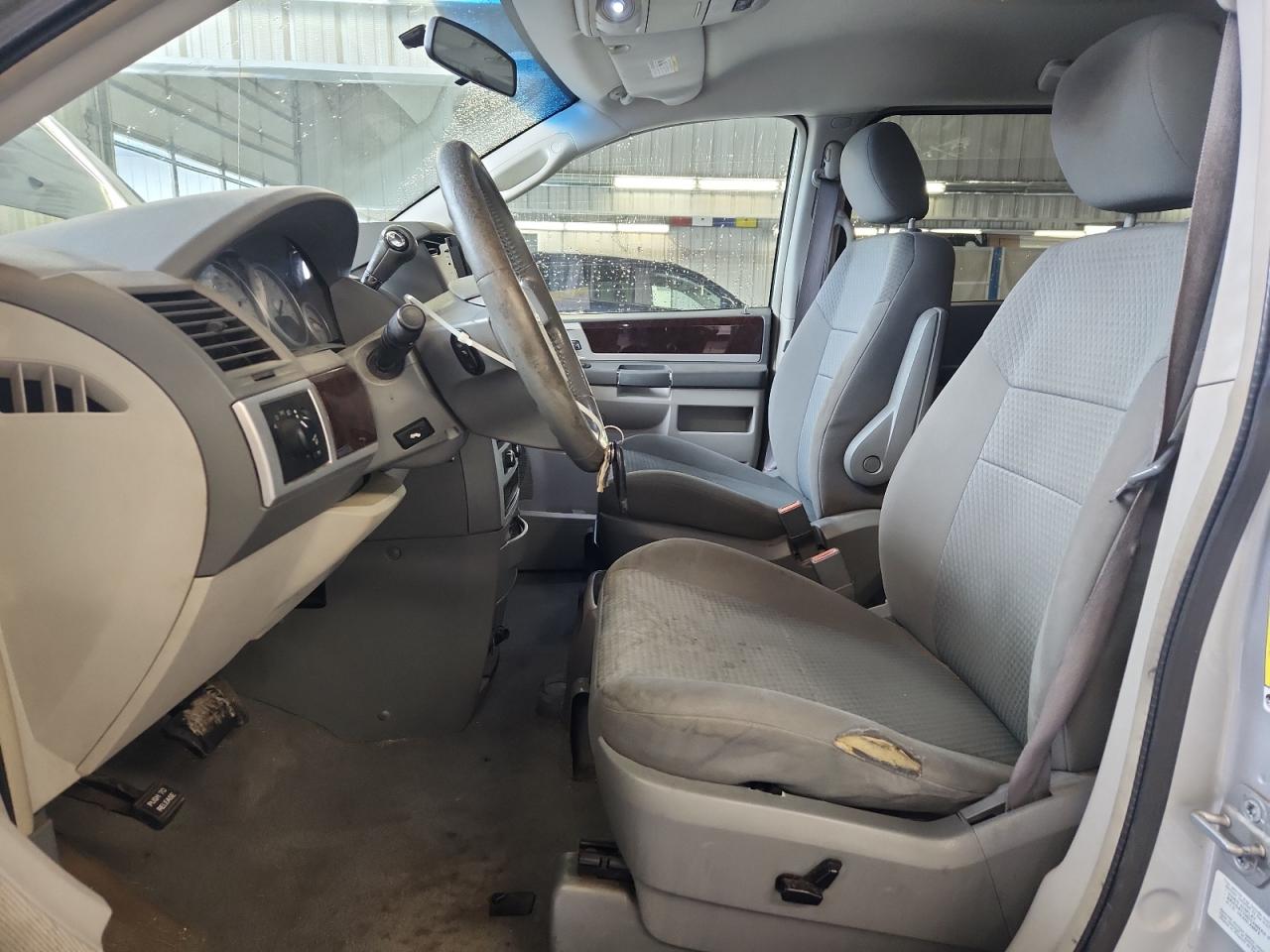 2010 Chrysler Town & Country Touring VIN: 2A4RR5D16AR214571 Lot: 70750955