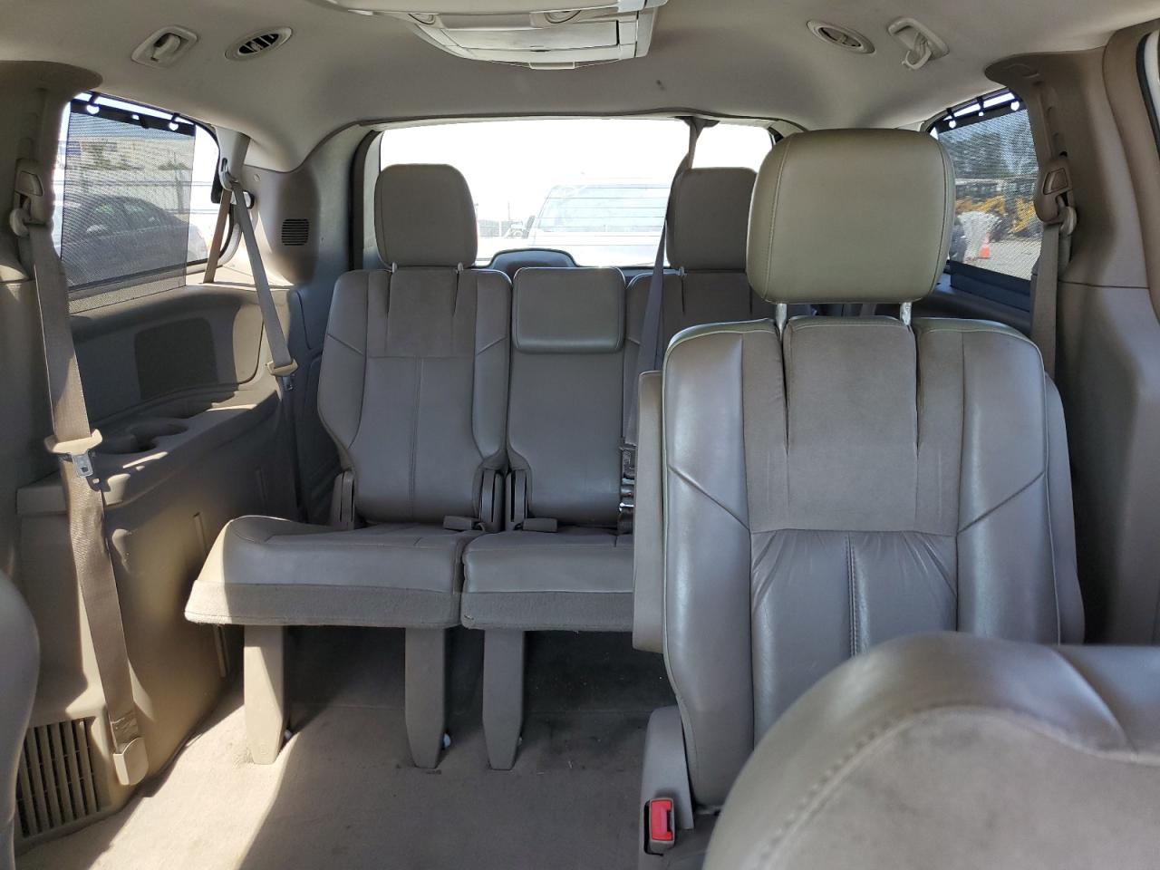 2011 Chrysler Town & Country Limited VIN: 2A4RR6DG7BR615915 Lot: 70649155