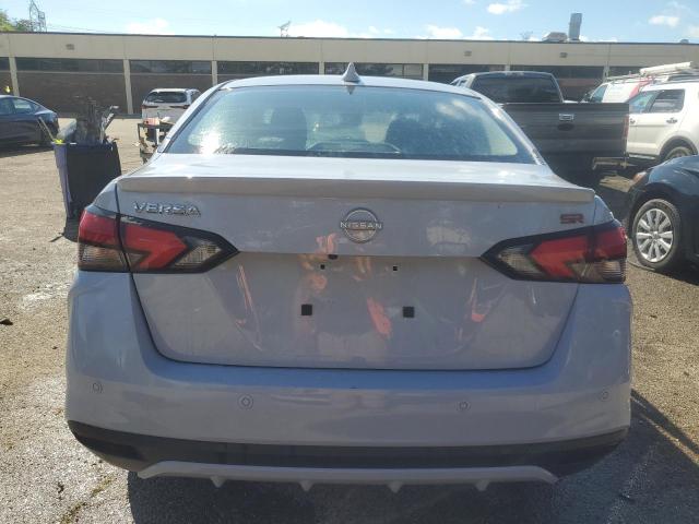  NISSAN VERSA 2024 Szary