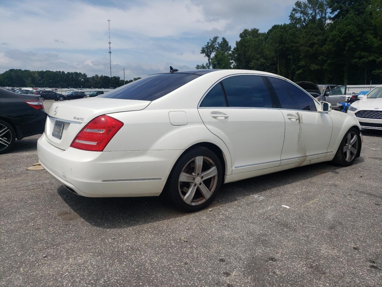 2011 Mercedes-Benz S 550 4Matic white null gas WDDNG8GB4BA400332 photo #4